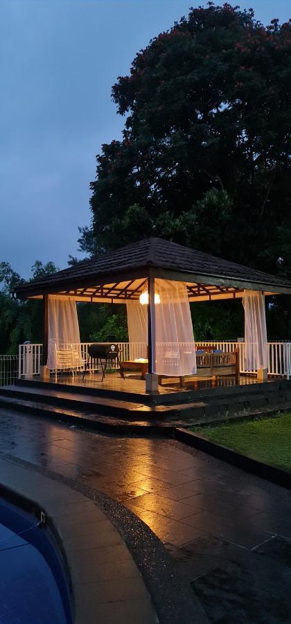 Villa Aurora Cisarua Luaran gambar