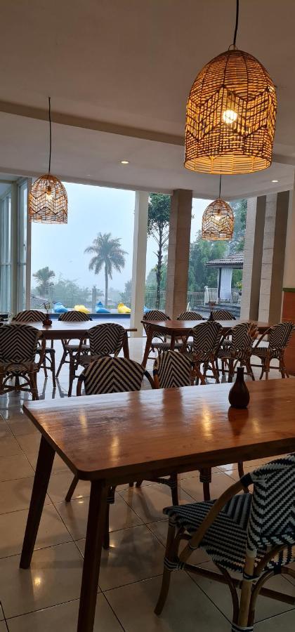 Villa Aurora Cisarua Luaran gambar