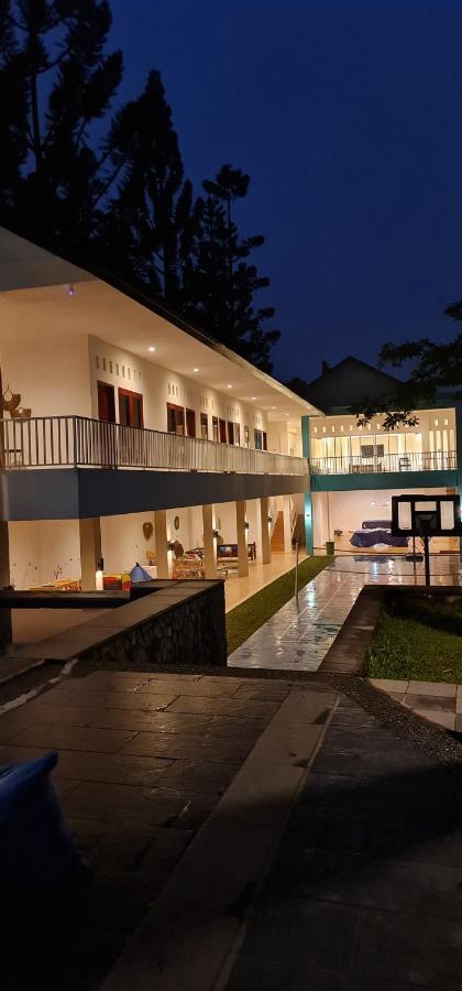 Villa Aurora Cisarua Luaran gambar