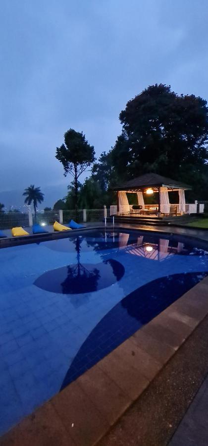 Villa Aurora Cisarua Luaran gambar