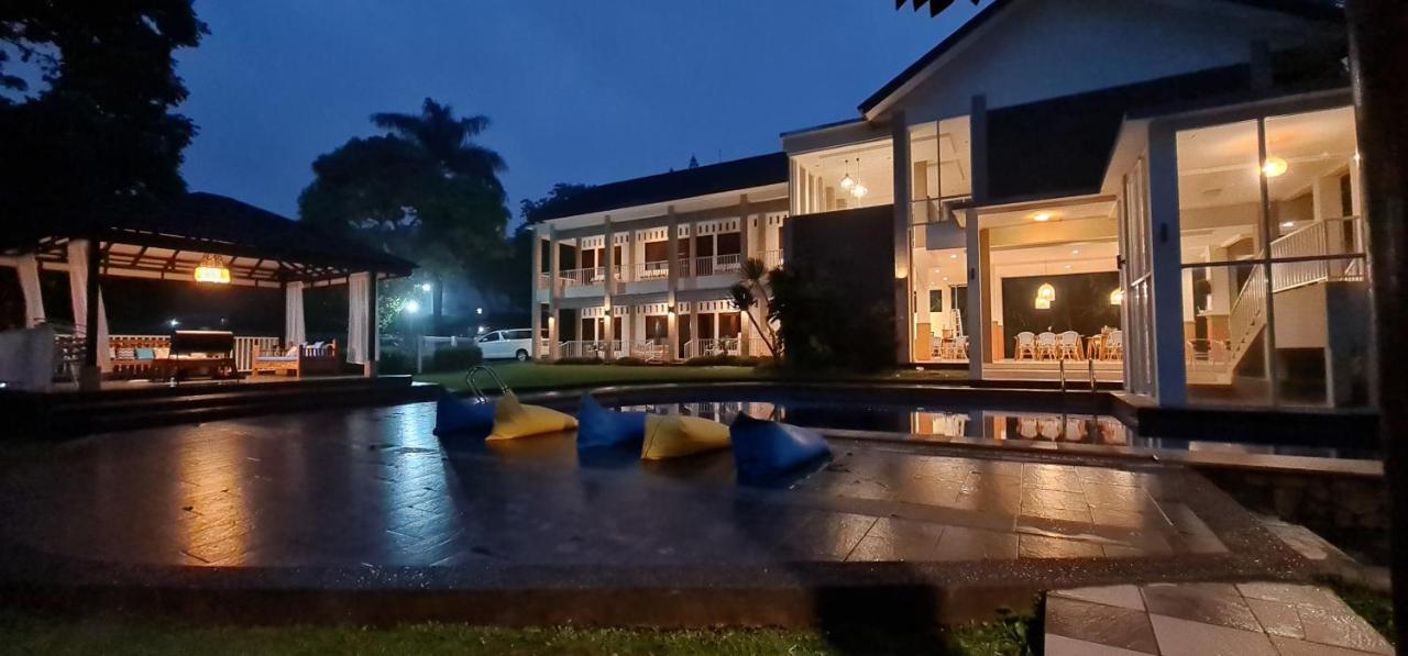 Villa Aurora Cisarua Luaran gambar