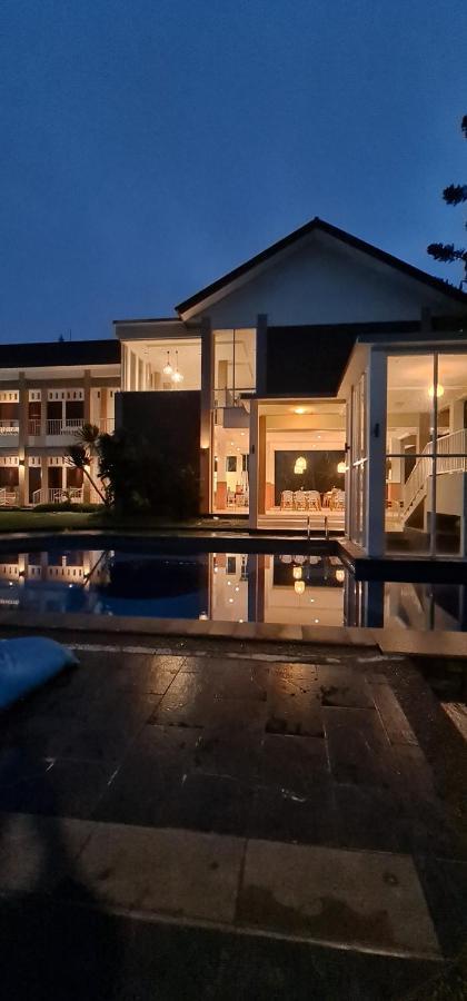 Villa Aurora Cisarua Luaran gambar