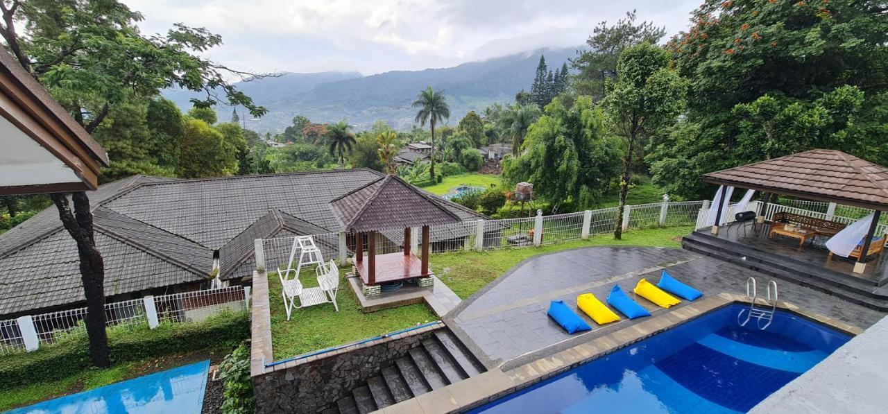 Villa Aurora Cisarua Luaran gambar